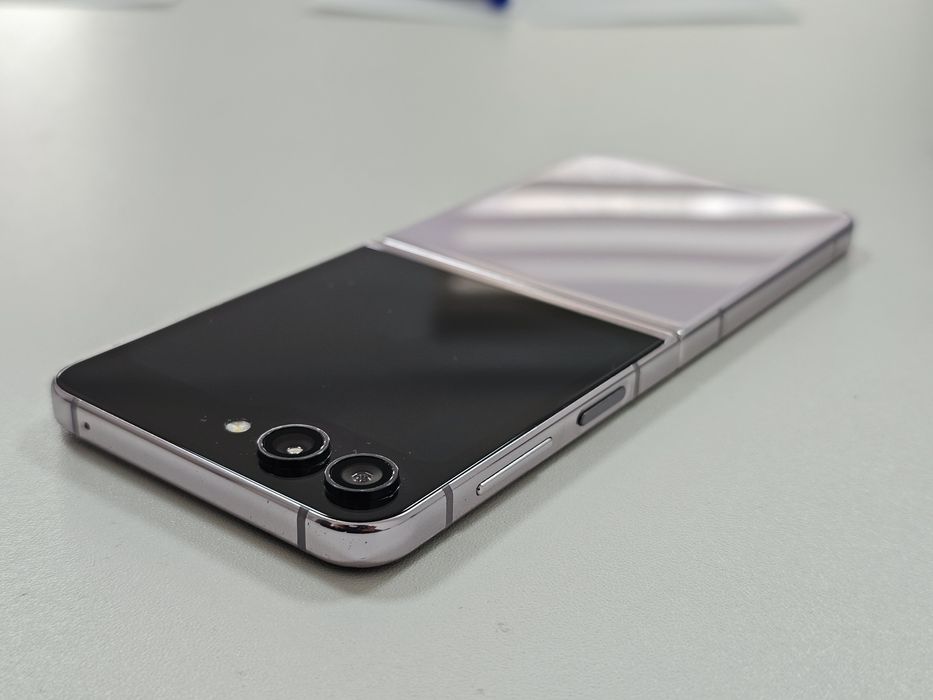 Samsung Z flip 5 256gb