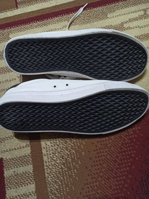 Мужские кроссовки H&M и Adidas 50 р. Летние сандалии