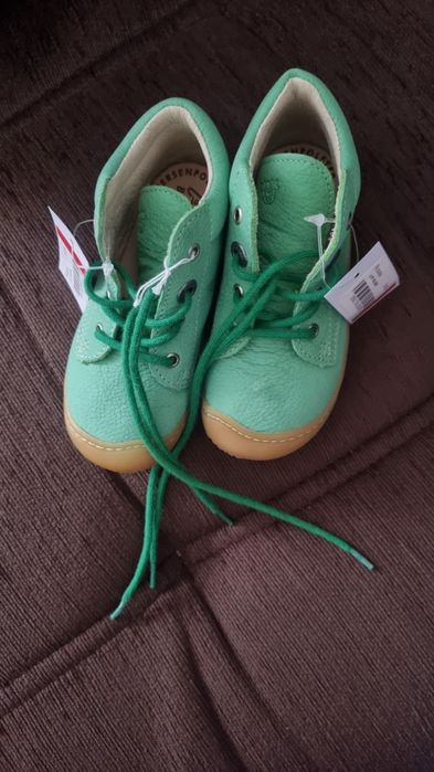 Vând ghetuțe noi primii pasi Pepino by RIcosta mărimea 23.