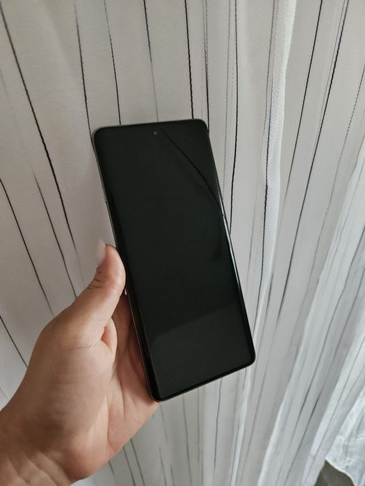 Telefonul este nou