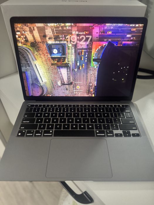 Срочно продам macbook