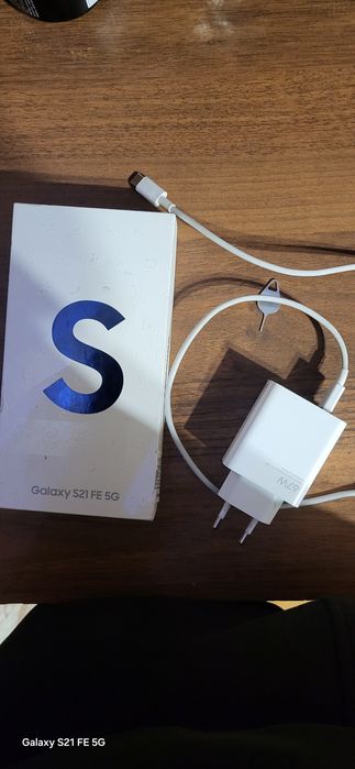 Самсунг с 21фе 8/256 гб