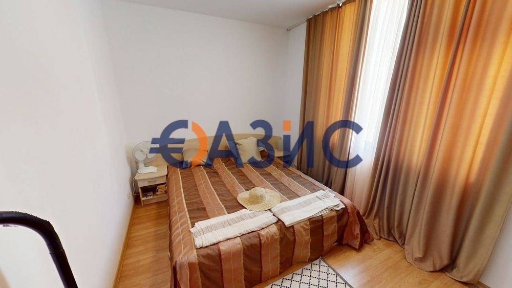 Продава се Тристаен апартамент в к.к. Слънчев бряг - 90 кв.м за 1167 €/кв.м - Снимка #3