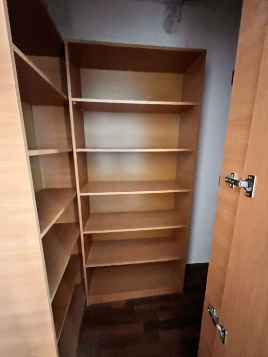 2 dulapuri cu 6 rafturi