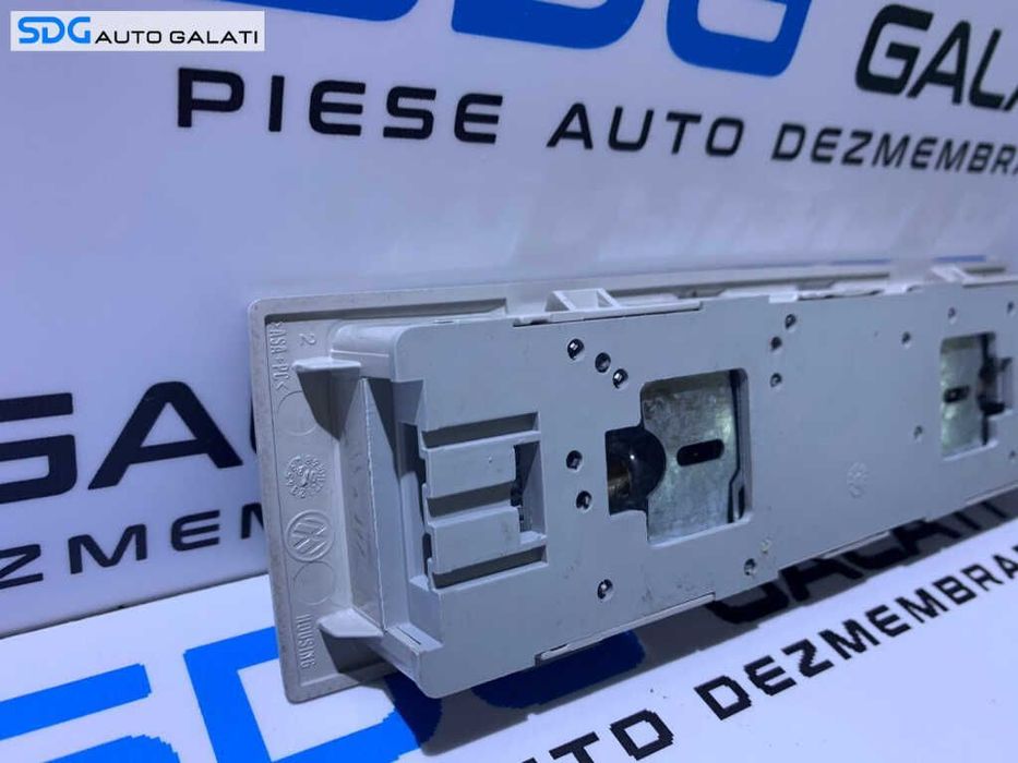 Plafoniera Lumini Lampa Iluminare Habitaclu Spate Pasager Volkswagen Polo 9N 2002 - 2008 Cod 6Q0947291A