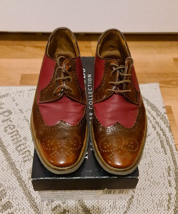 Pantofi din piele