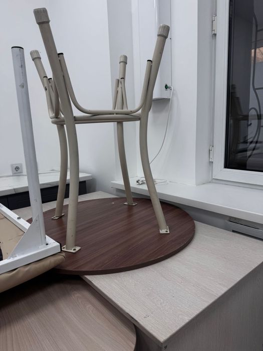 Срочно продаю столы