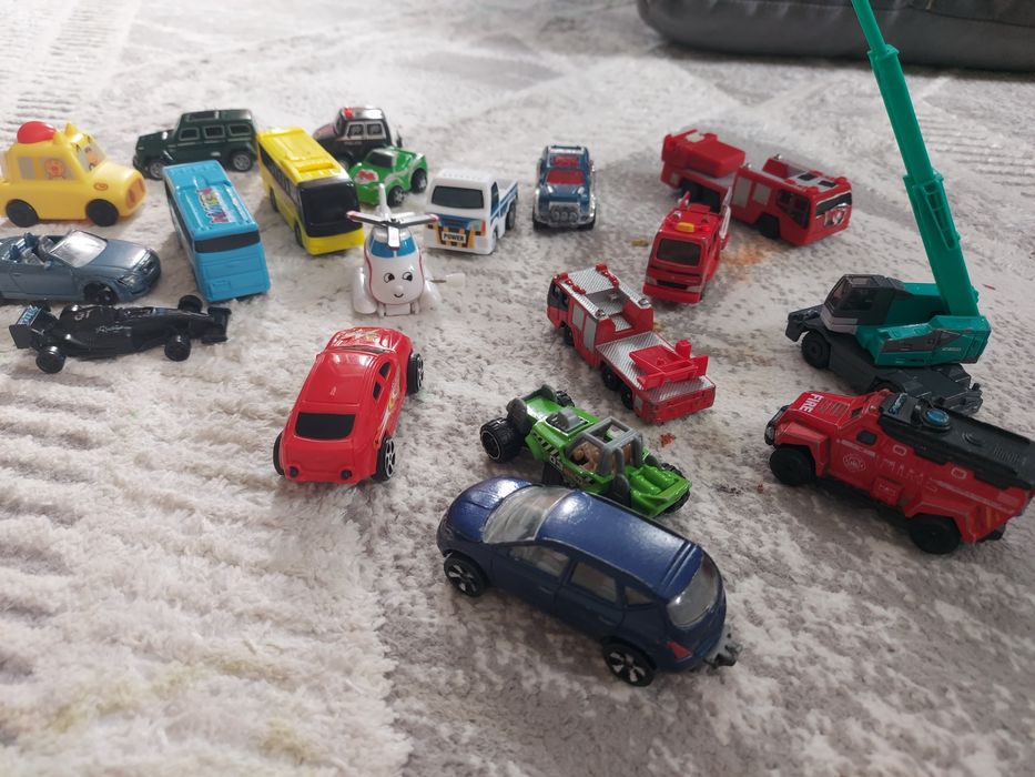 Все машинки  за 4000тг