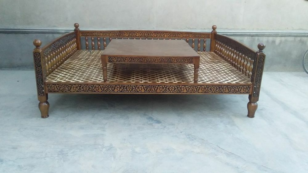 Sifatli kravat surilar