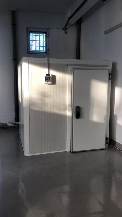 Producem vitrine si depozite frigorifice profesionale