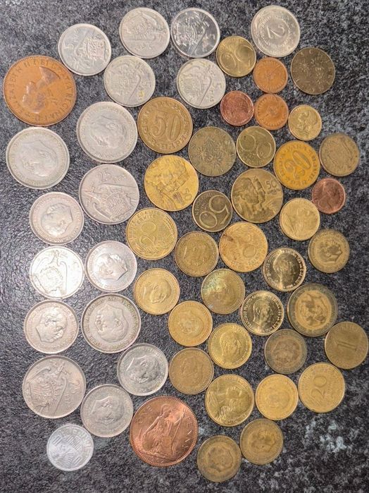 Banii și monede vechi de vânzare