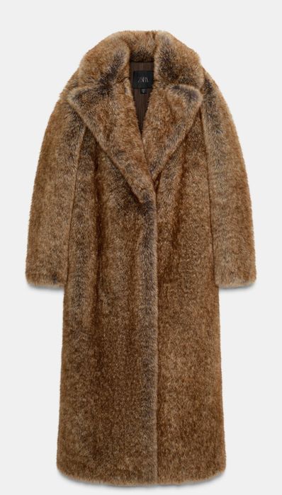 Уникално палто с косъм с подчертани рамене и дълго палто с качулка