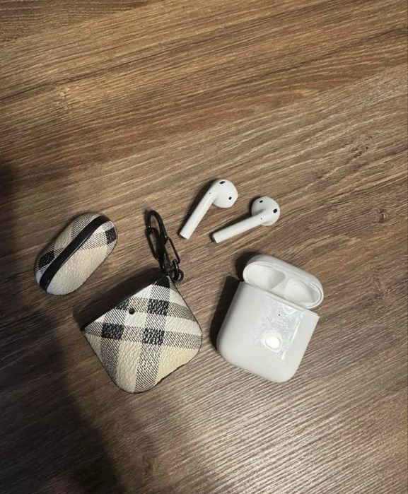 Наушники AirPods 2 Apple
