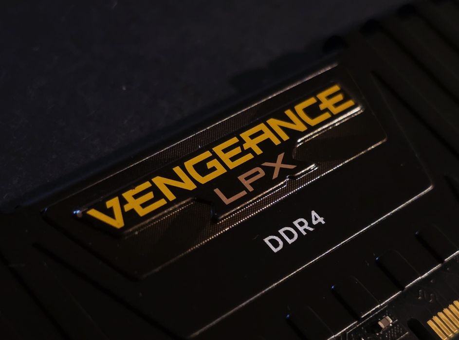 16GB RAM 3200MHz DDR4 Corsair