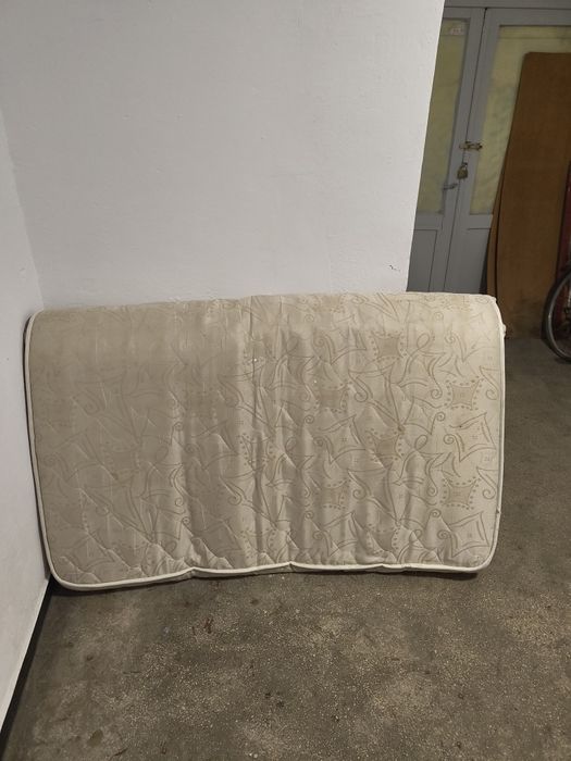 GRATIS - Saltea cu arcuri ~195x160cm - RIDICARE URGENTĂ!