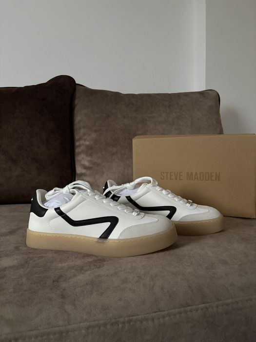 Разпродажба на дамски обувки Steve Madden, Tommy Jeans, Calvin Klein