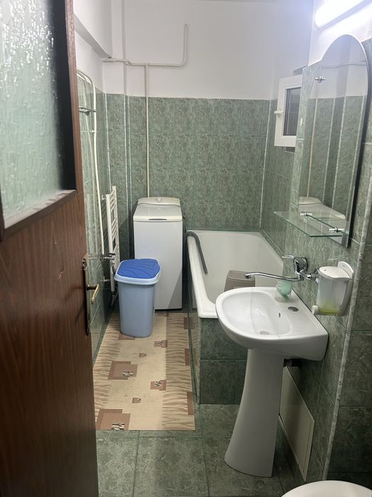 Inchiriez apartament  1 canera pe str Titulescu nr 10