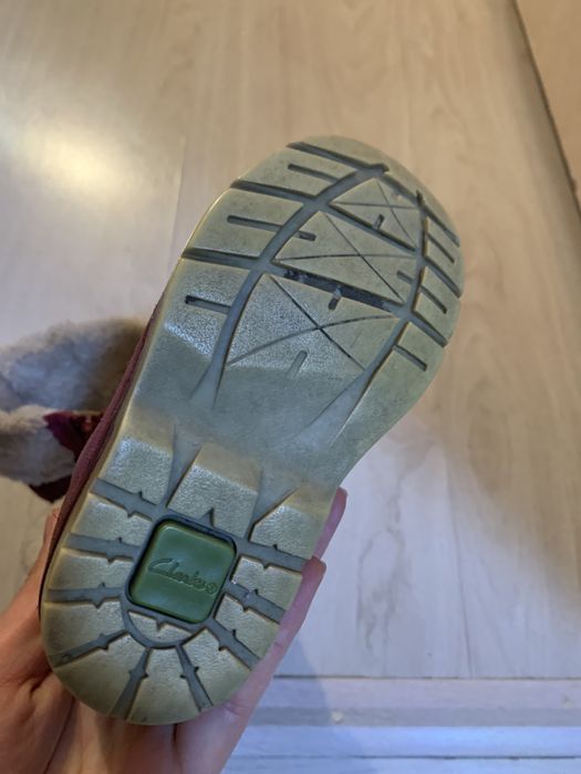 Ботинки Clarks 22,5 размер зима 5000 тг