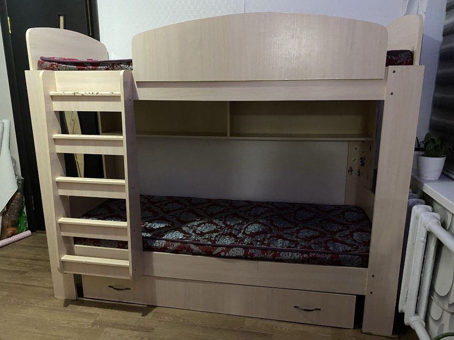 Продам 2-х ярусную кровать