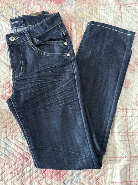 Blugi slim fit.