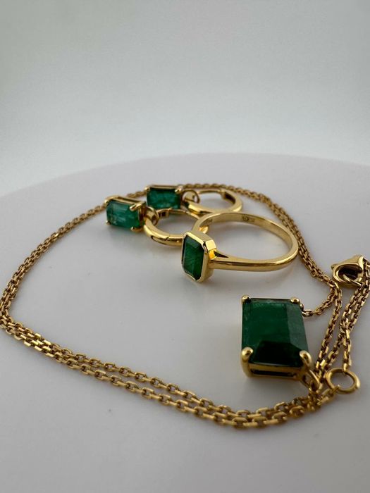 Продам кольцо Изумруд