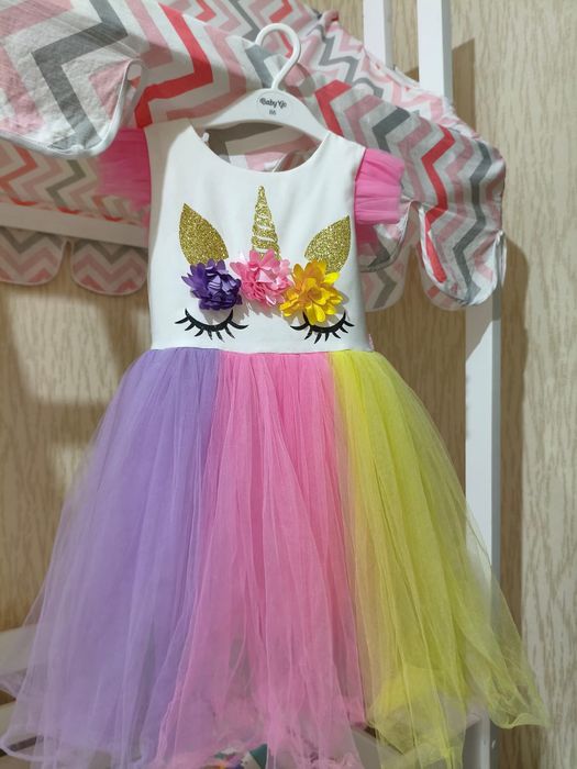 Детское нарядное платье на 3-5 лет