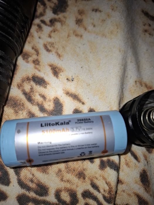 Lanterna led cu acumulator  5100mha