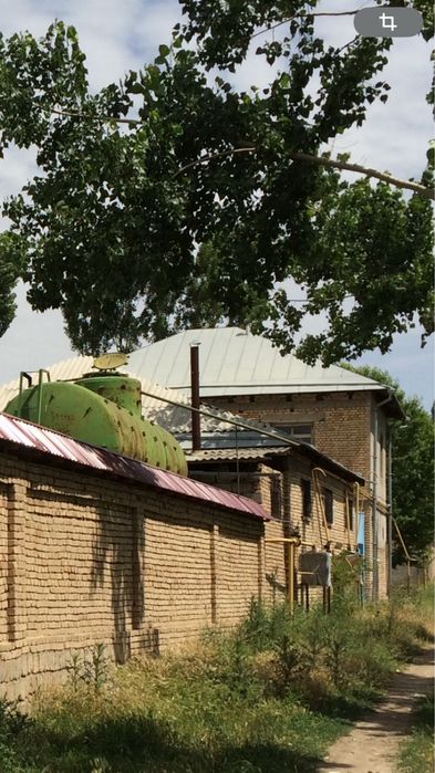 Срочно База Янгиюль, 15 соток,нежилой обьект , Молочный цех