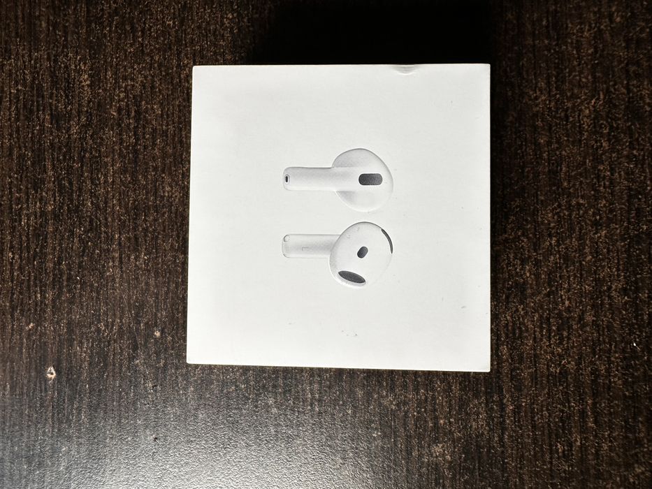 Airpods 4 cu garantie 1 an si 2 luni
