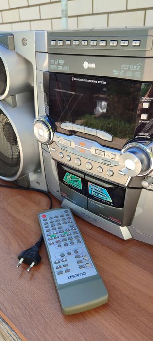 Продам музцентр LG