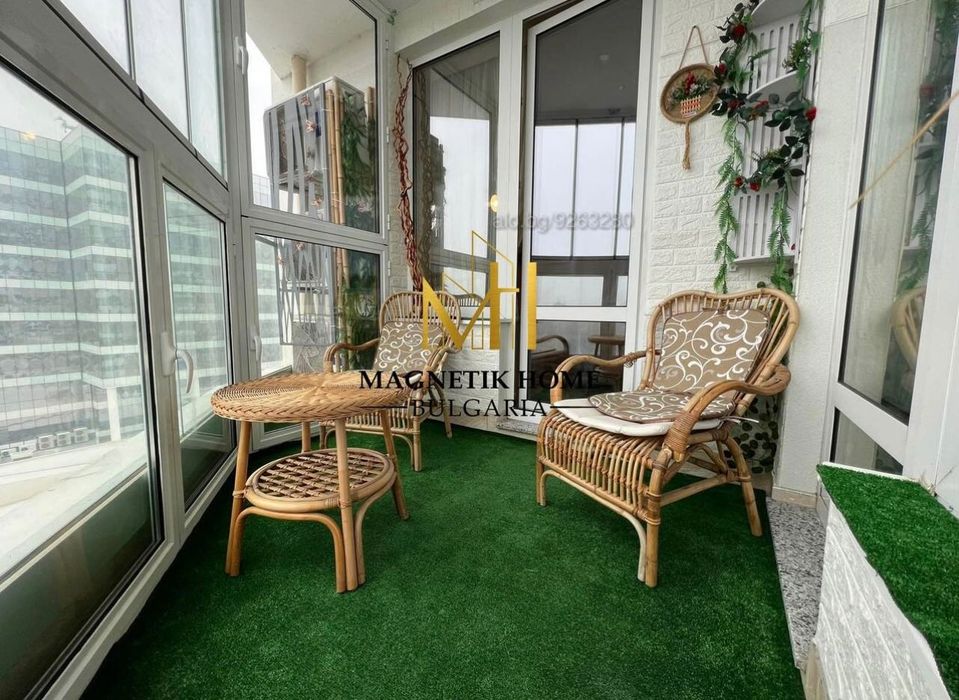 Луксозен тристаен апартамент с паркомясто и панорама в ”Central Park”