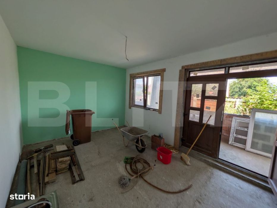 Casa semi-finisata de vanzare, 299 mp, zona Moreni