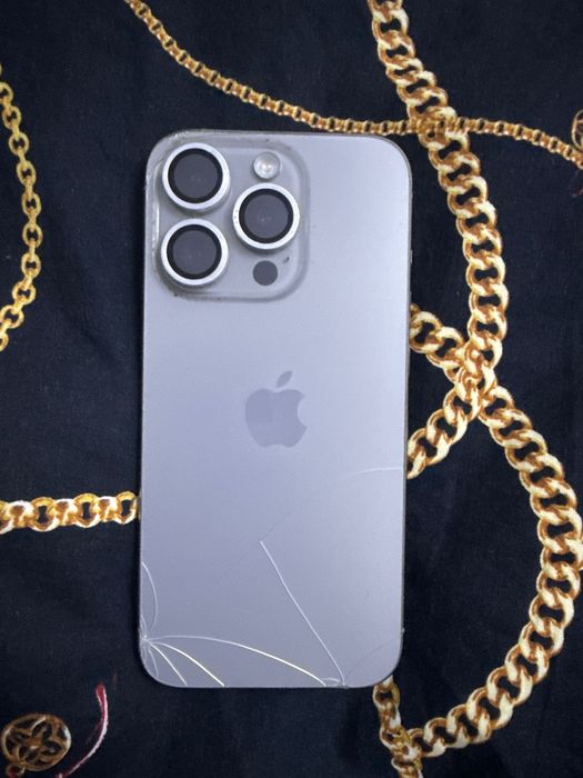 iPhone 15pro продаю