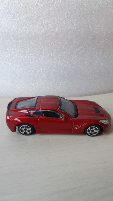 Vand machete Bburago, Corvette Stingray si Maserati GranTurismo