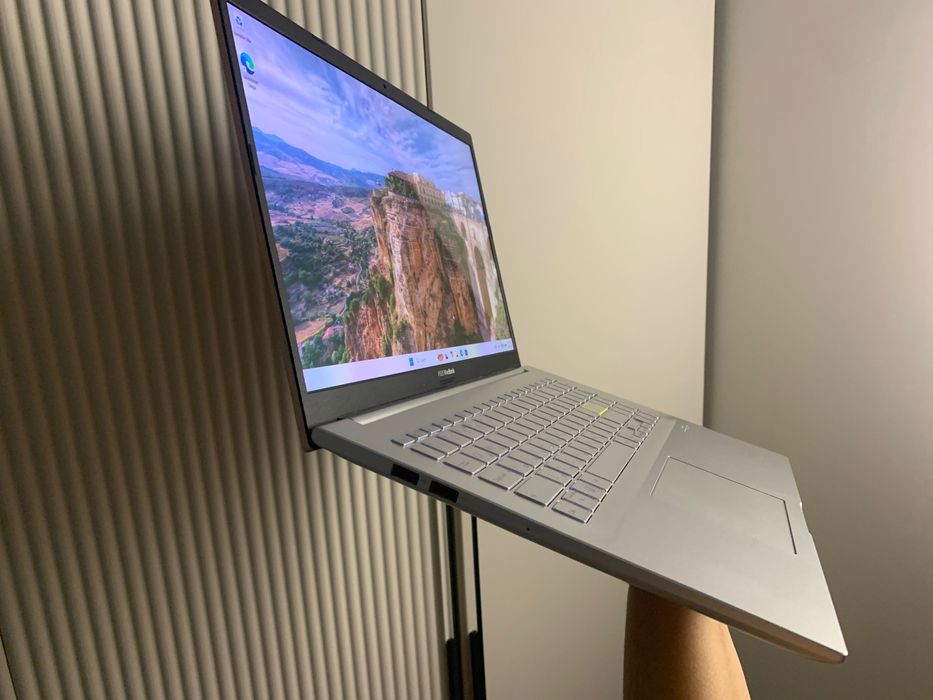 Продам ноутбук asus vivobook K513e