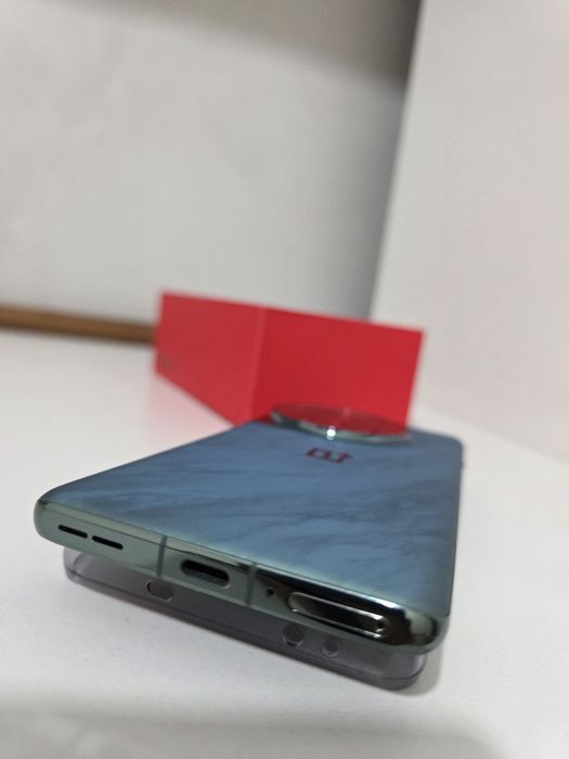 One Plus 12 продам или обмен