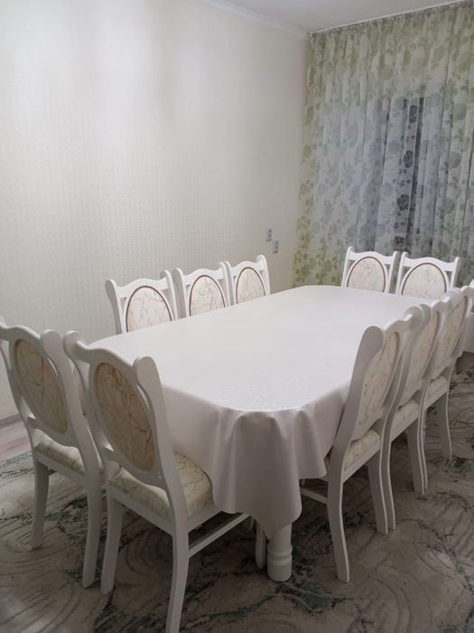 Стол со стульями , состояние отличное