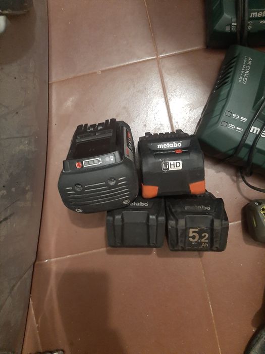 Батерии,зарядни ,винтоверии