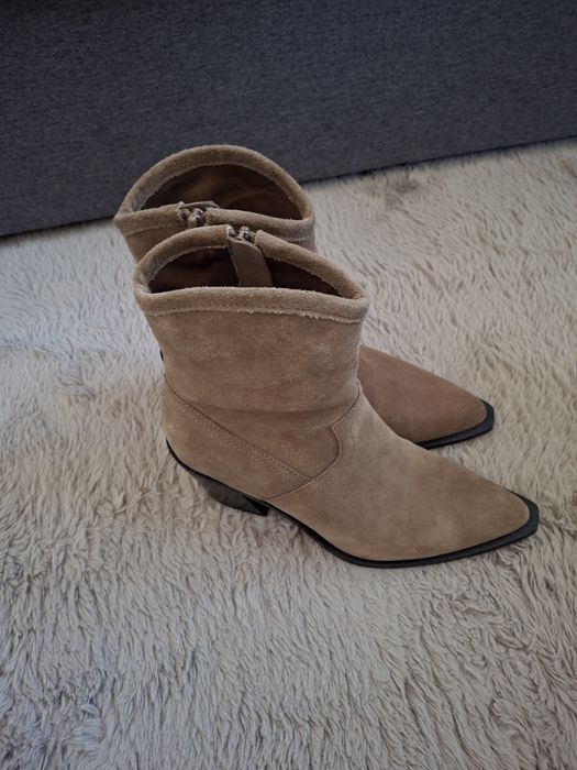 Vând botine/ghete gen cowboy noi, marimea 37, stradivarius
