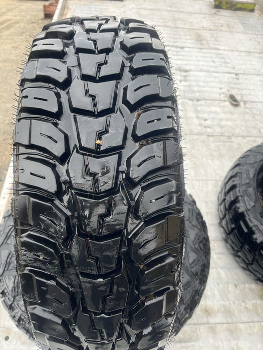 Прадавам зимни гуми за джип