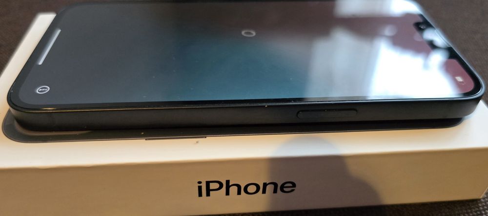 IPhone 13 5 G 128 GB cu 3 huse si factura originala