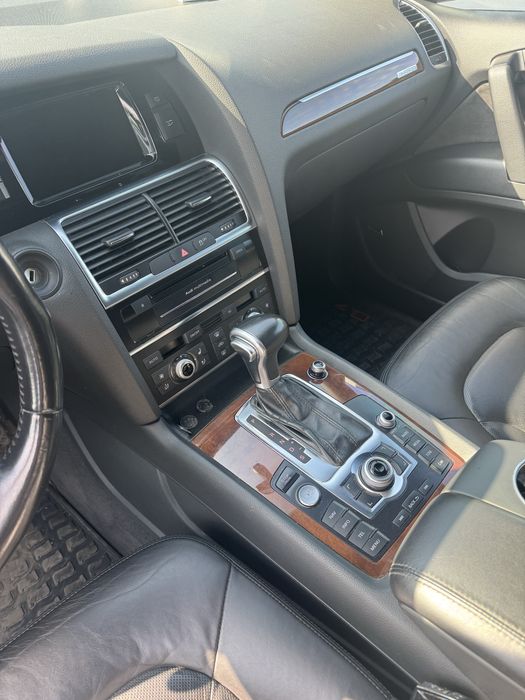 Audi Q7 в идеальном состоянии