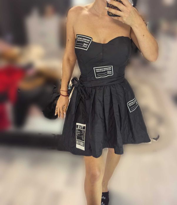 Рокля черна разкроена