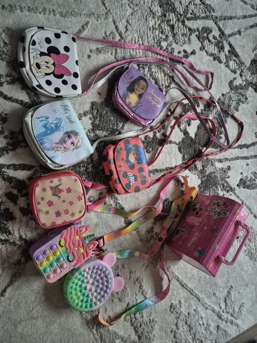 Lot gentute fetite. Stare foarte buna