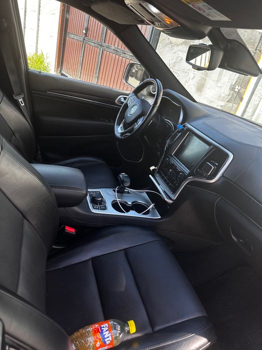 Jeep grand cherokee summit Astept oferte din partea voastră accept și schimb la alt preț