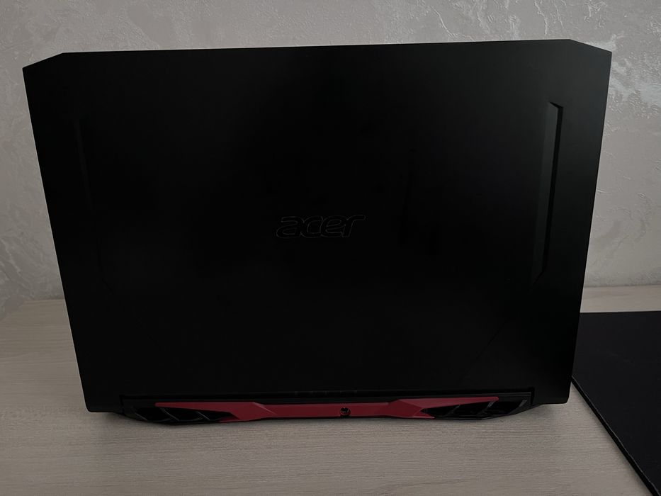 Продаю игровой ноутбук Acer nitro 5
