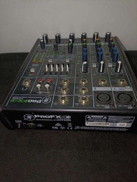 Пулт/Mixer Mackie ProFX4 v2