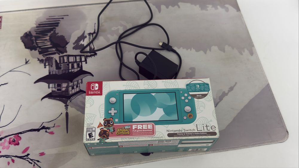 Nintendo Switch Lite, прошитый, идеальное состояние