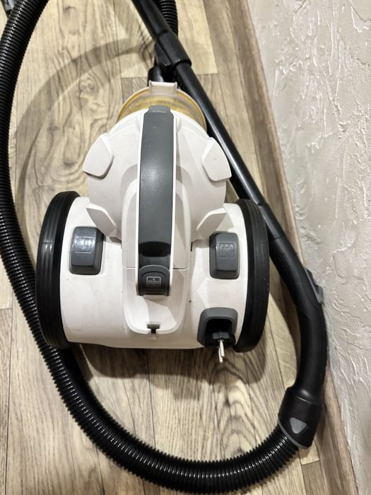 Продам пылесос Karcher