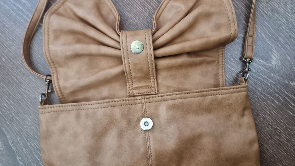 Сумка брендовий LC WAIKIKI brend 39×17 sm o'lchamda materiali yumshoq